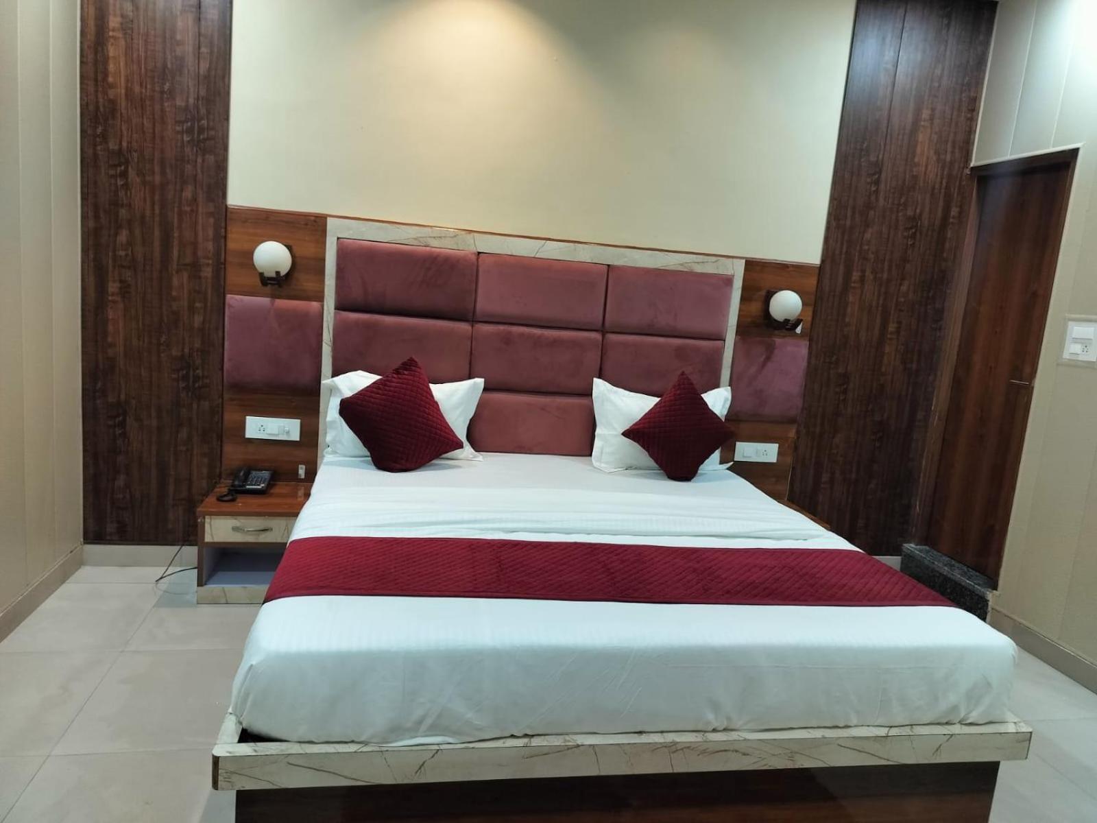 The Five Dimension Apartman Agra  Kültér fotó