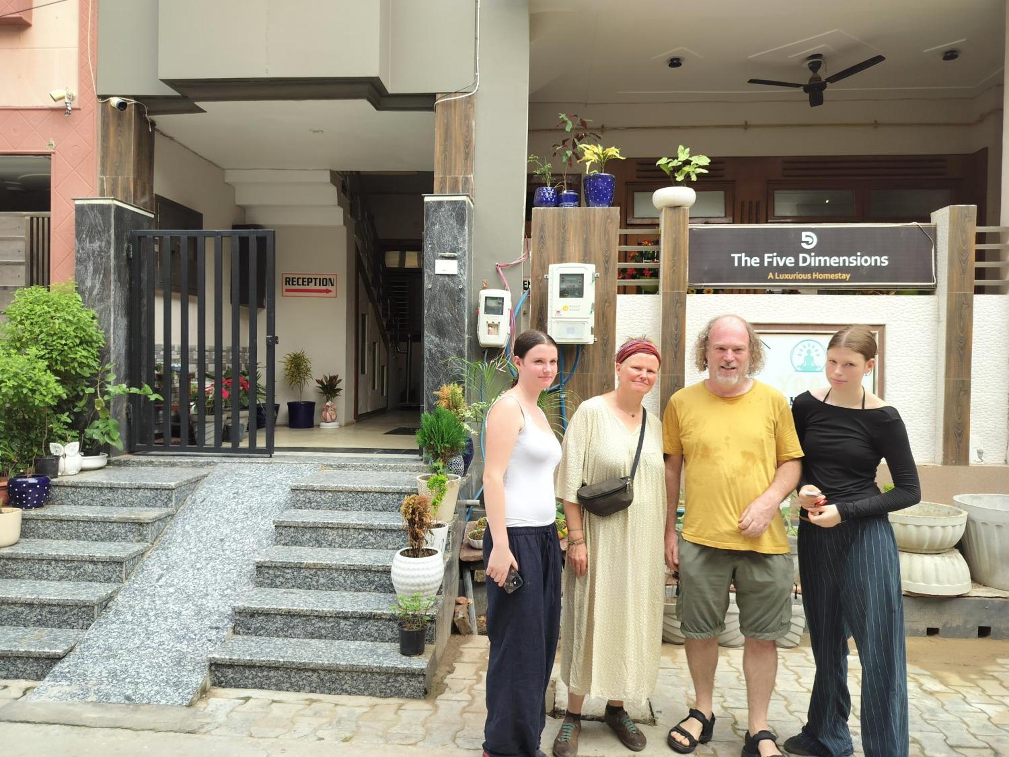 The Five Dimension Apartman Agra  Kültér fotó