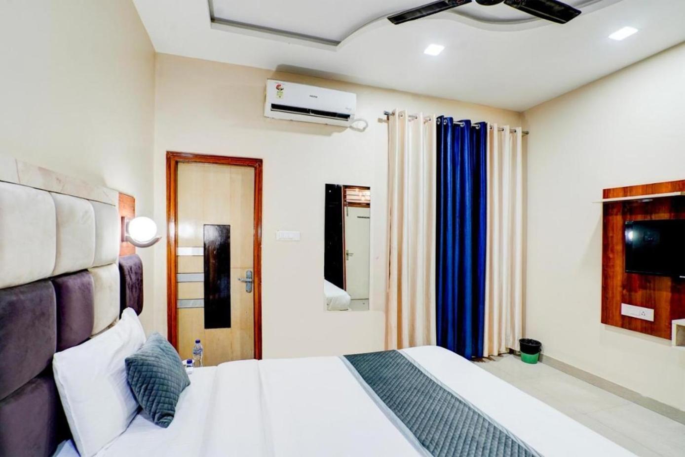 The Five Dimension Apartman Agra  Kültér fotó