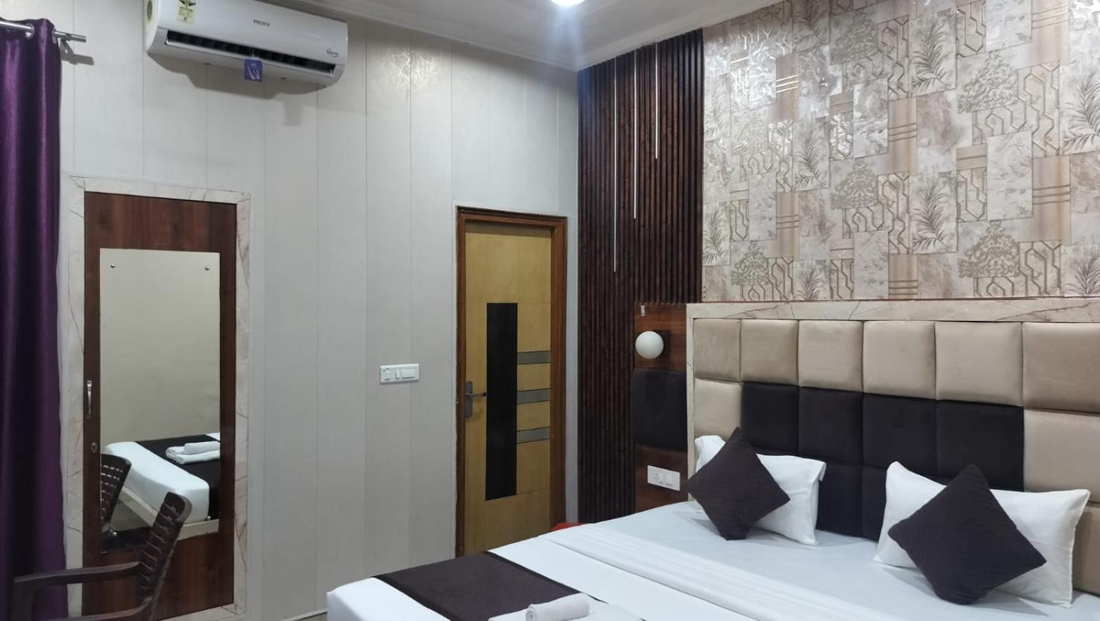 The Five Dimension Apartman Agra  Kültér fotó